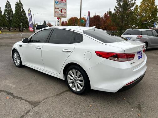 2017 Kia Optima LX
