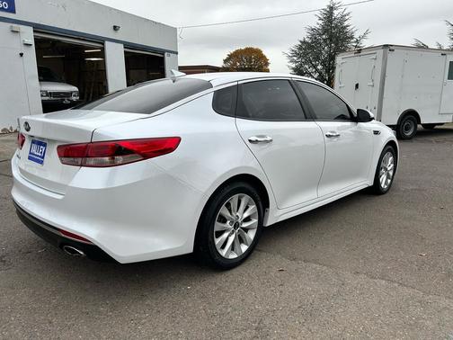 2017 Kia Optima LX