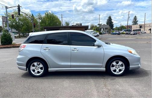 2006 Toyota Matrix Base