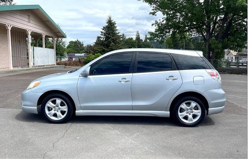 2006 Toyota Matrix Base