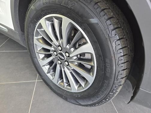 2022 Lincoln Nautilus Standard