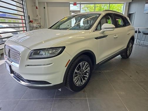 2022 Lincoln Nautilus Standard