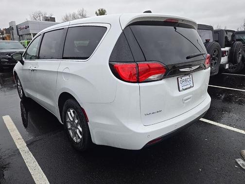 2026 Chrysler Voyager LX