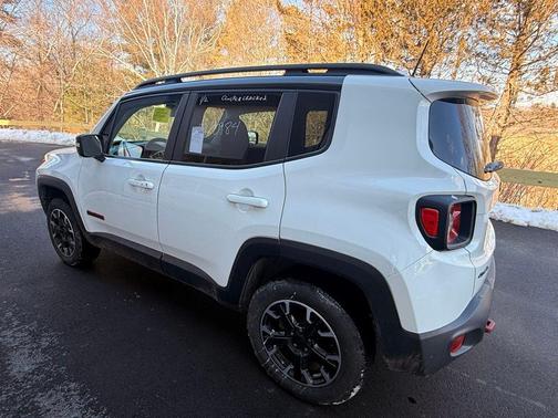 2023 Jeep Renegade Trailhawk