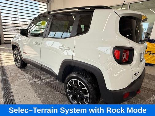 2023 Jeep Renegade Trailhawk