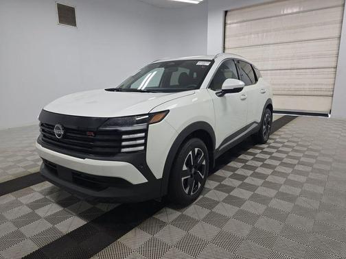 Aspen White Tricoat 2025 Nissan Kicks SR