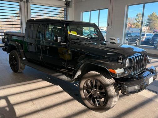 2022 Jeep Gladiator Overland