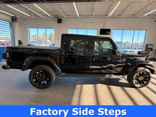 2022 Jeep Gladiator Overland