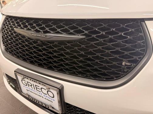 2021 Chrysler Pacifica Touring-L