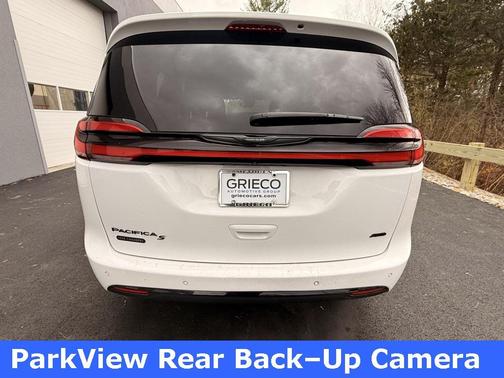2021 Chrysler Pacifica Touring-L