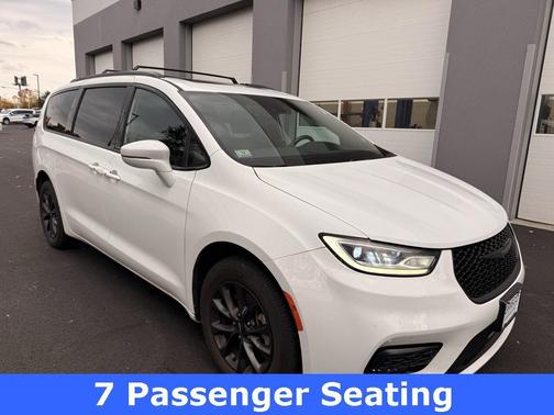 2021 Chrysler Pacifica Touring-L