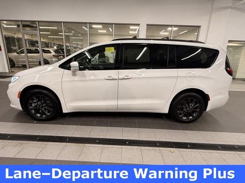 2021 Chrysler Pacifica Touring-L