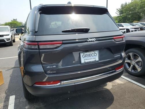 2025 Jeep Grand Cherokee Laredo