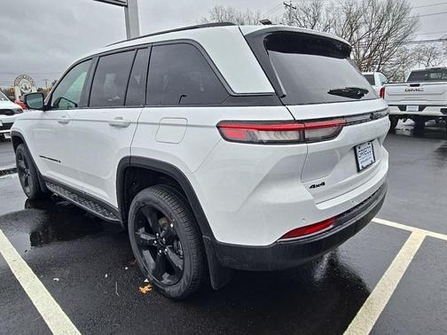 Bright White Clearcoat 2026 Jeep Grand Cherokee Limited