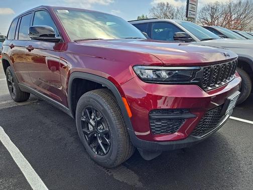2025 Jeep Grand Cherokee Laredo
