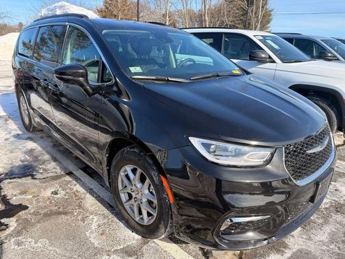 2022 Chrysler Pacifica Touring-L