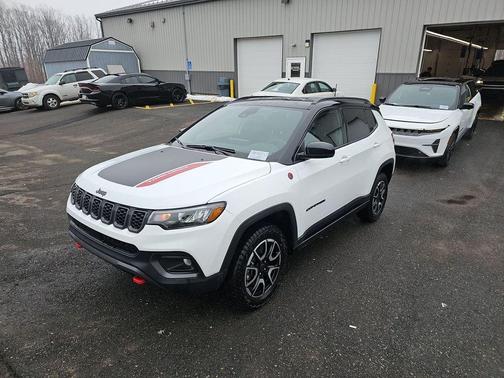 2025 Jeep Compass Trailhawk