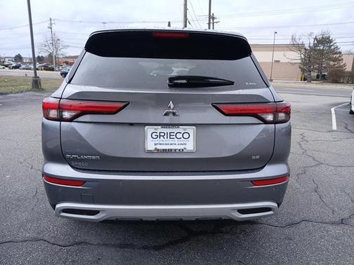 2022 Mitsubishi Outlander SE