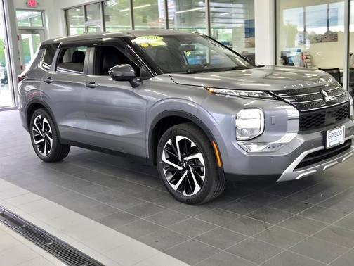 2022 Mitsubishi Outlander SE