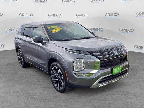 2022 Mitsubishi Outlander SE