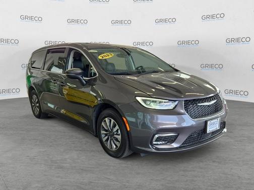 2023 Chrysler Pacifica Hybrid Touring L