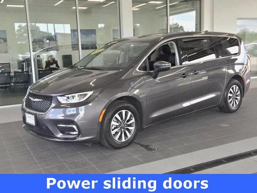 2023 Chrysler Pacifica Hybrid Touring L