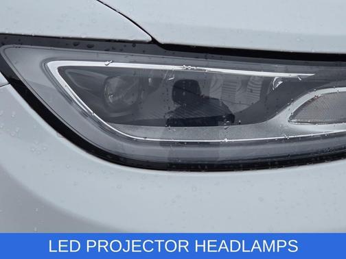 Bright White Clearcoat 2024 Chrysler Pacifica Touring-L