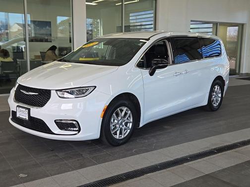 2024 Chrysler Pacifica Touring-L