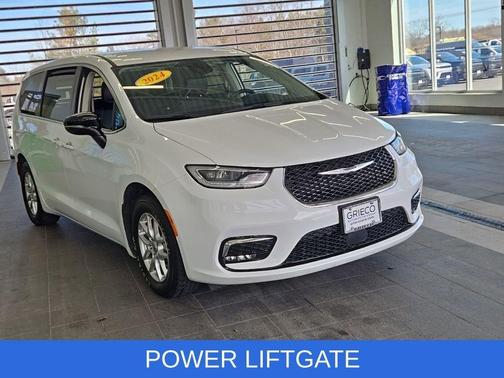2024 Chrysler Pacifica Touring-L