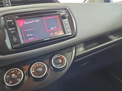2016 Toyota Yaris L