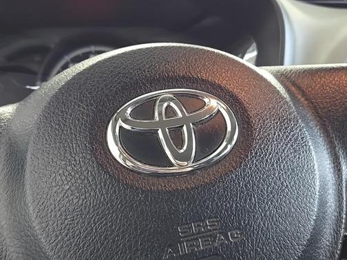 2016 Toyota Yaris L
