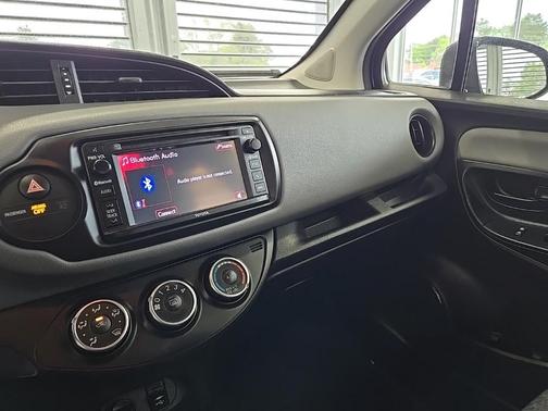 2016 Toyota Yaris L