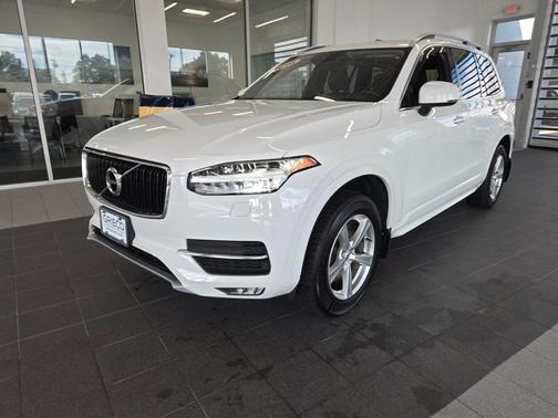 2016 Volvo XC90 T5 Momentum
