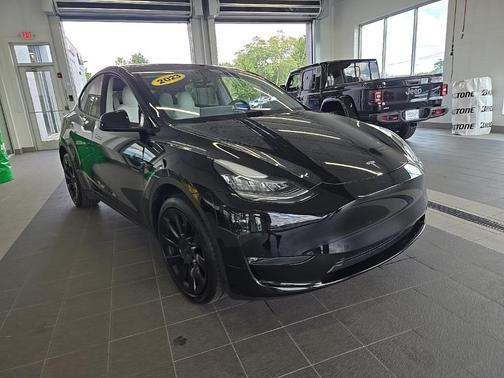 2023 Tesla Model Y Long Range