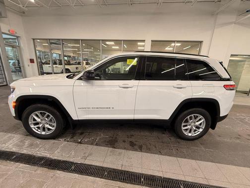 2025 Jeep Grand Cherokee Laredo X