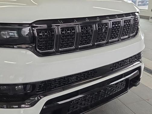 Bright White Clearcoat 2024 Jeep Grand Wagoneer Series III