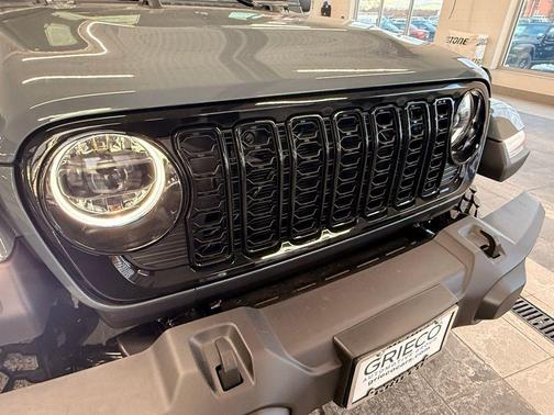 2026 Jeep Gladiator Sport