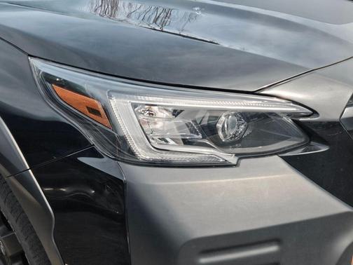 Crystal Black Silica 2023 Subaru Outback Wilderness