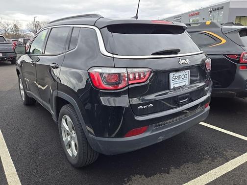 Diamond Black 2019 Jeep Compass Latitude