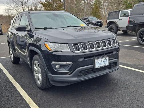 Diamond Black 2019 Jeep Compass Latitude