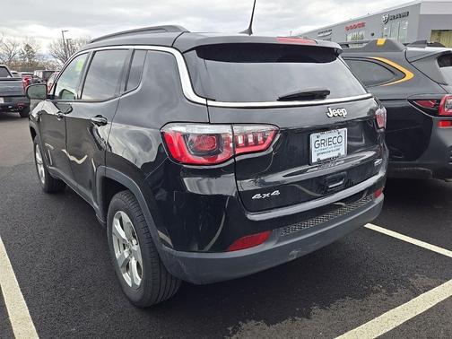 Diamond Black 2019 Jeep Compass Latitude