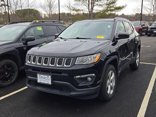 Diamond Black 2019 Jeep Compass Latitude