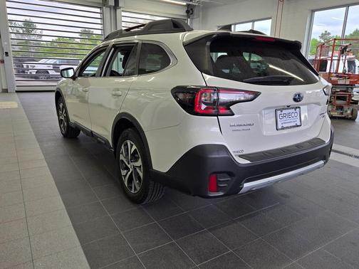 2022 Subaru Outback Limited XT