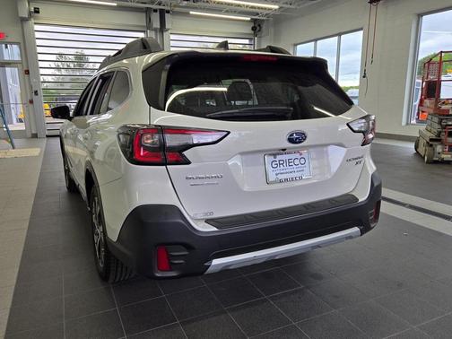 2022 Subaru Outback Limited XT