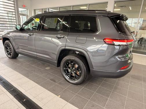 2024 Jeep Grand Cherokee L Laredo