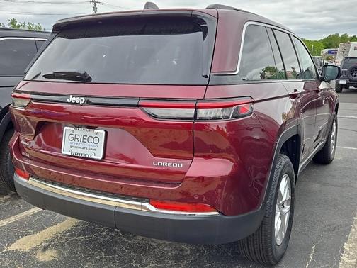 2025 Jeep Grand Cherokee Laredo