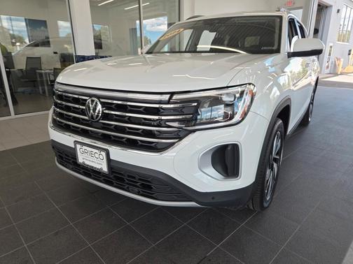 2024 Volkswagen Atlas 2.0T SE