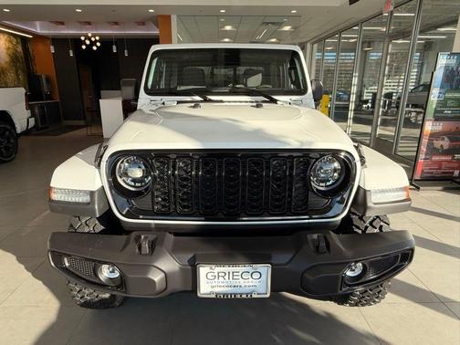 2026 Jeep Gladiator Sport