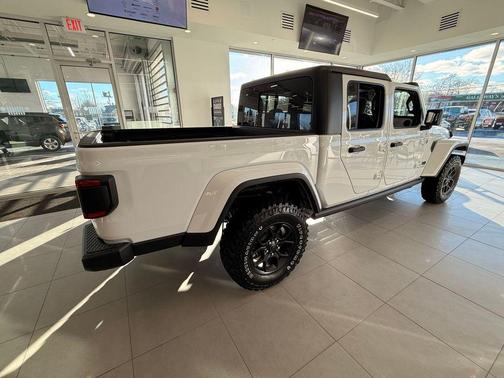 2026 Jeep Gladiator Sport