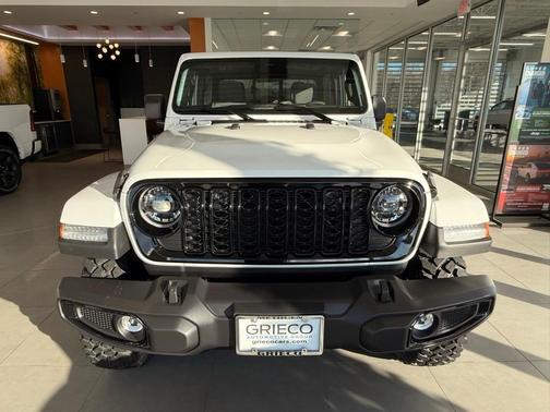 2026 Jeep Gladiator Sport